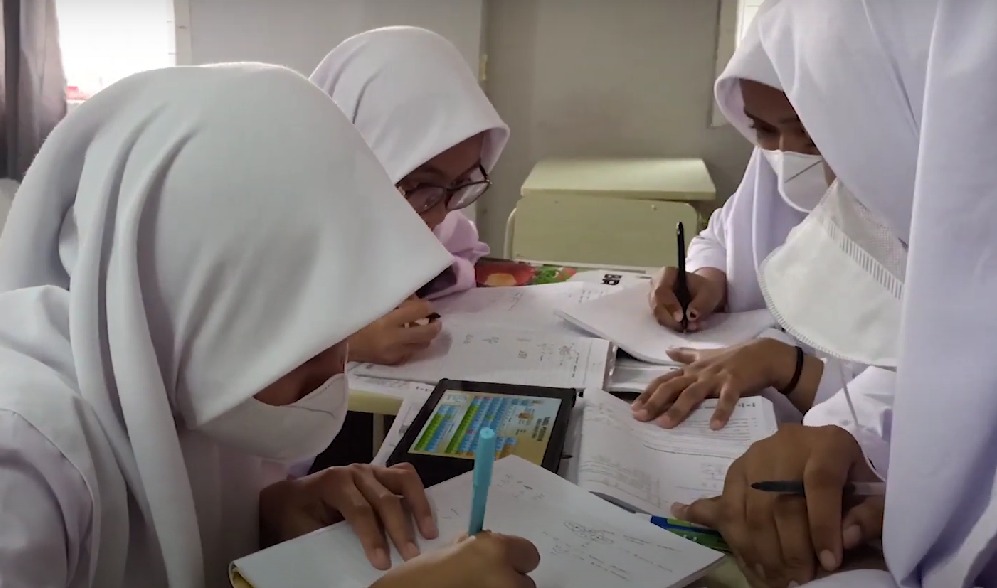 Keren! Berkat SMC SMA Telkom Cirebon Raih Puluhan Prestasi